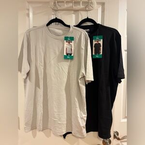 Kirkland Signature Men's T-Shirt Pack - Black and Light Gray
